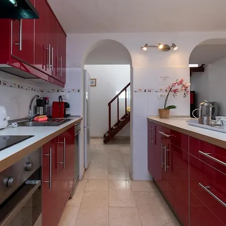 Вилла San Miguel Lovely 3 Bedroom Сан Мигель